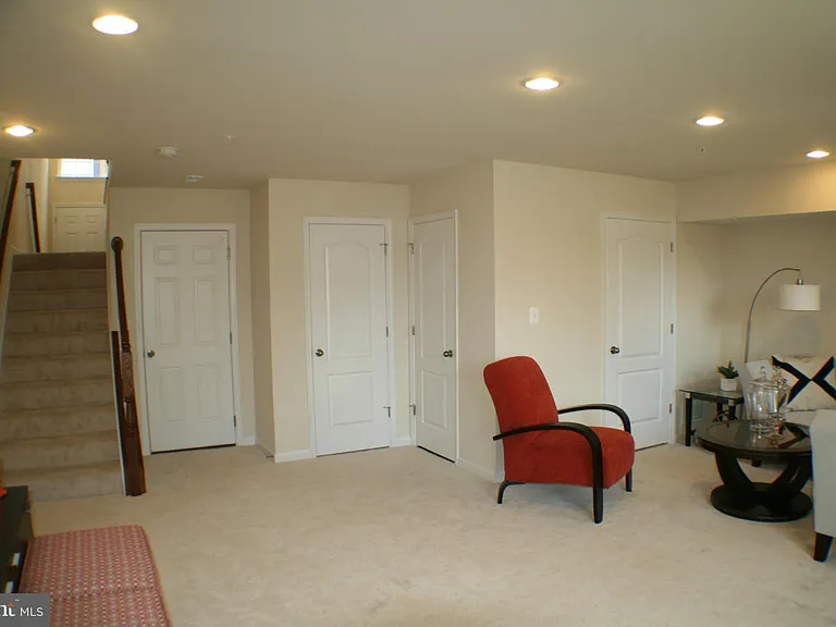 1610 Sun High Ter — Photo 14