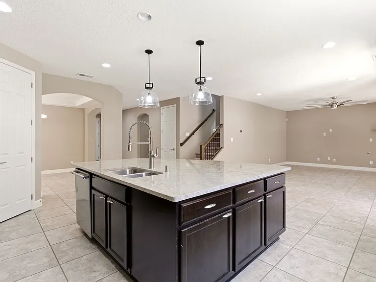 1504 Challedon Dr SE — Photo 13
