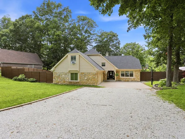 1954 Lakeview Dr, Avon, IN 46123