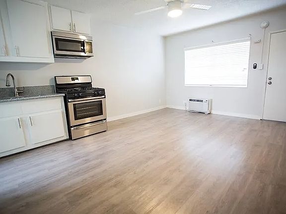 5th image of 9013 Orion Ave #A23