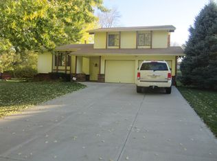 5273 Clay St, Omaha, NE 68152