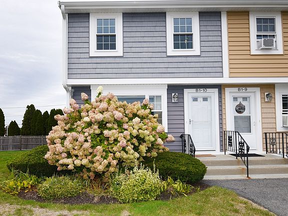 2nd image of 10 Lydon Ln #B1