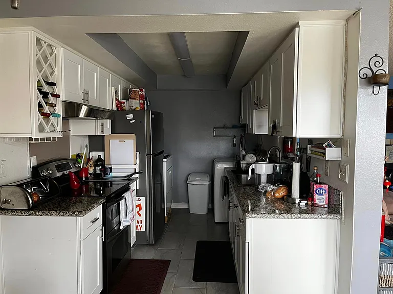 1612 Grandon Ave — Photo 4
