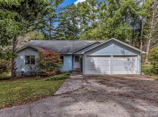 5 Bethany Woods Dr, Asheville, NC 28805