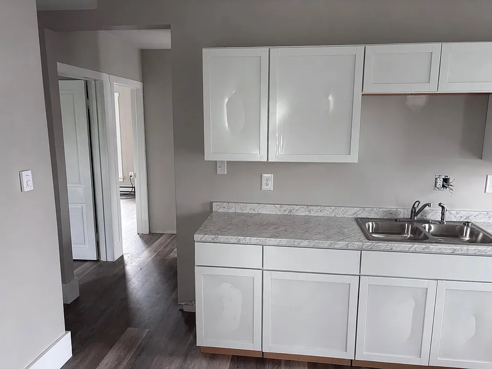 129-131 W Market St #2