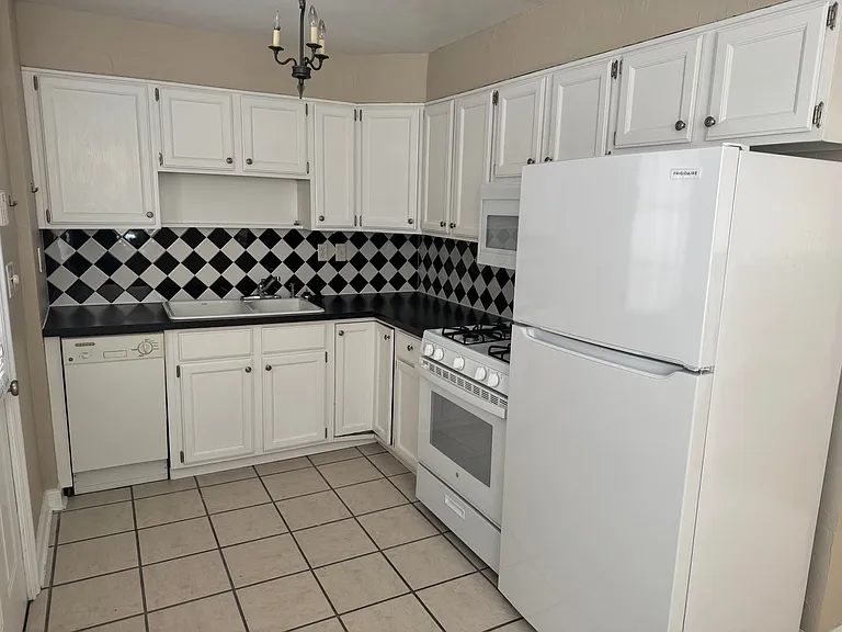 2478 Swansea Rd — Photo 6