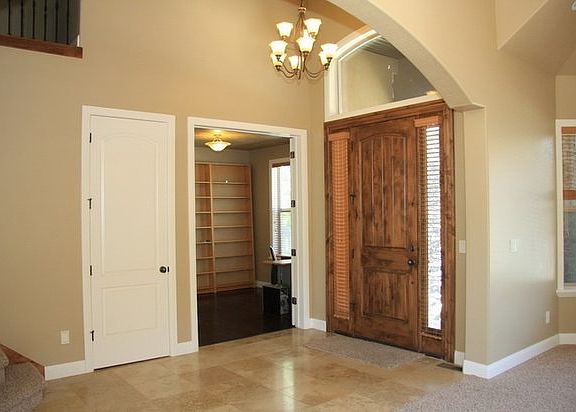 2nd image of 6104 S Vine Bend Ln