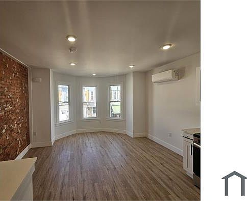 5th image of 6136 Chancellor St #B