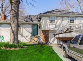 1210 SE 4th St, Lees Summit, MO 64063
