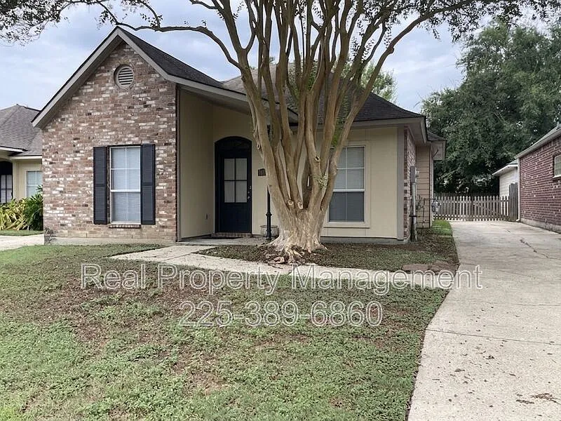 3 bed, 2.0 bath, 1590 sqft, $1,700 — Photo 2
