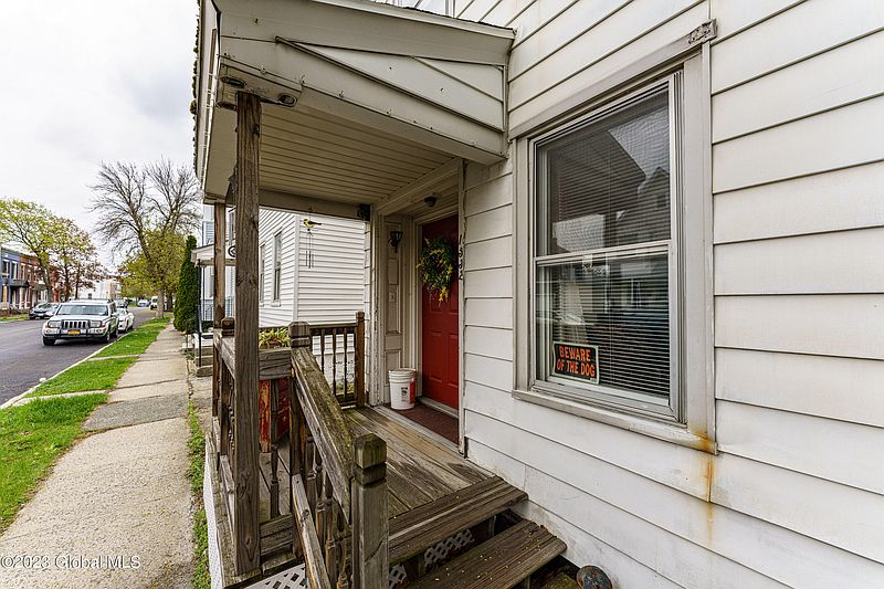 3rd image of 1532 3rd Avenue