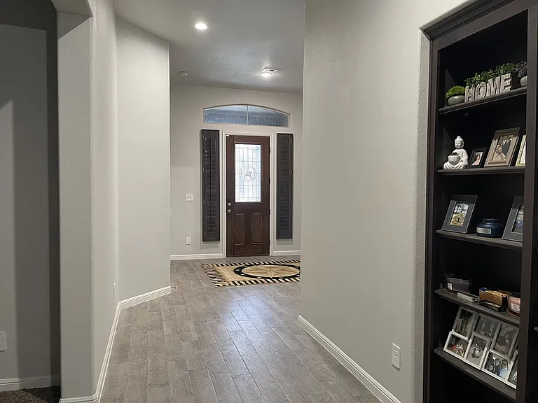 609 Viva Max Dr — Photo 2