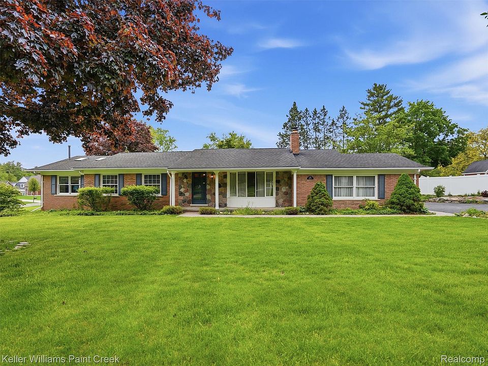 1st image of 436 Broadleaf Dr