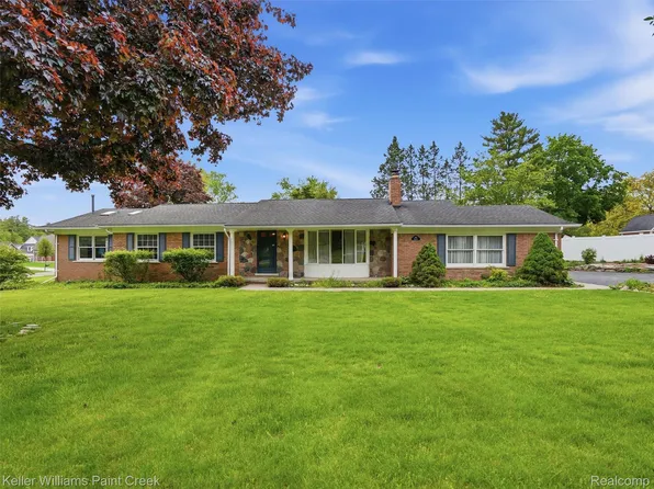 436 Broadleaf Dr, Rochester, MI 48306