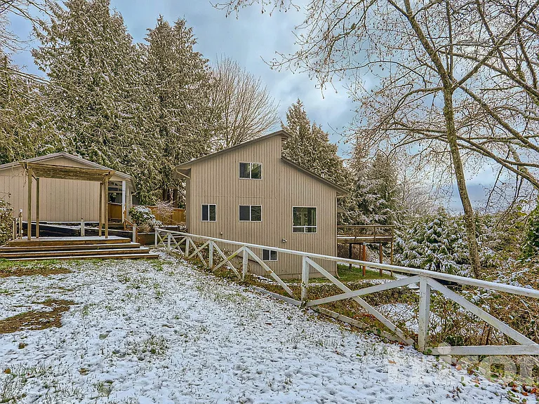10727 Lake View Dr — Photo 1