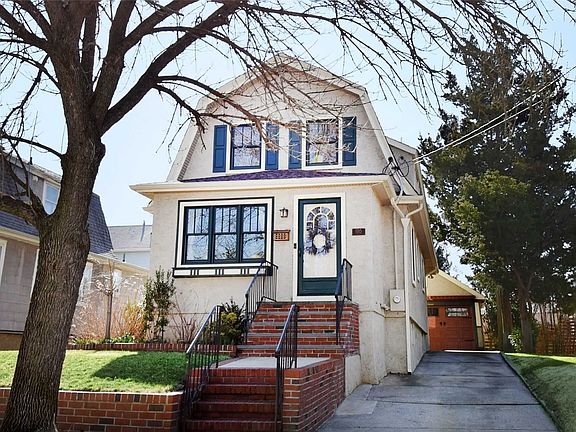 3rd image of 126 Crocus Ave