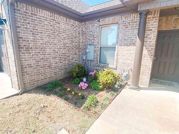 3rd image of 611 Ambrose Dr