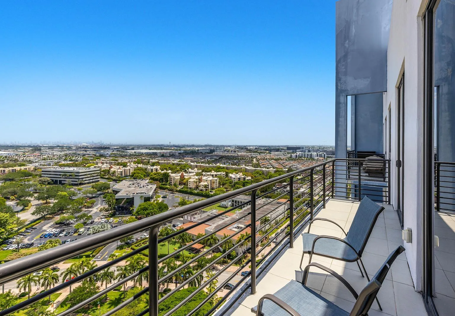 5350 Park Condo — Photo 4