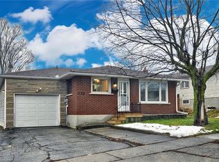 332 Grand Ridge Dr, Cambridge, ON N1S3Z9