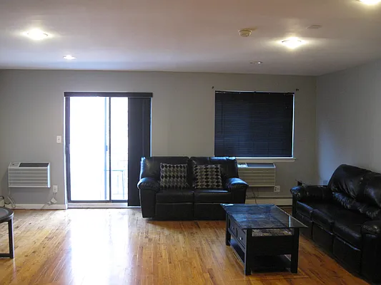 Rented by 18 REALTY | media 17