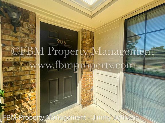 2nd image of 906 Biloxi Dr