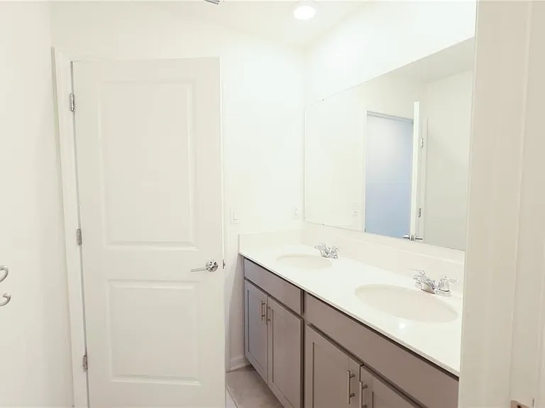 1821 Heart Lake Dr — Photo 31