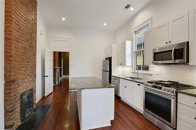 3437 Baronne St — Photo 4