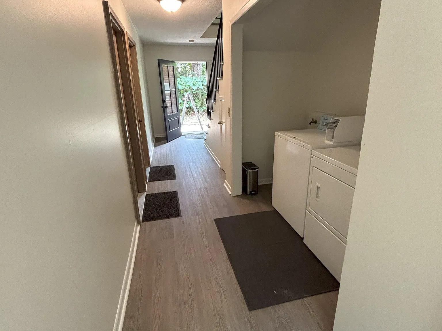 119 Old Country Club Rd — Photo 4