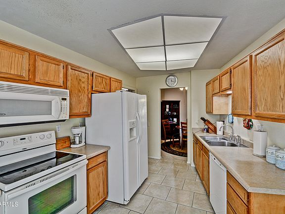 3rd image of 16837 N Meadow Park Dr