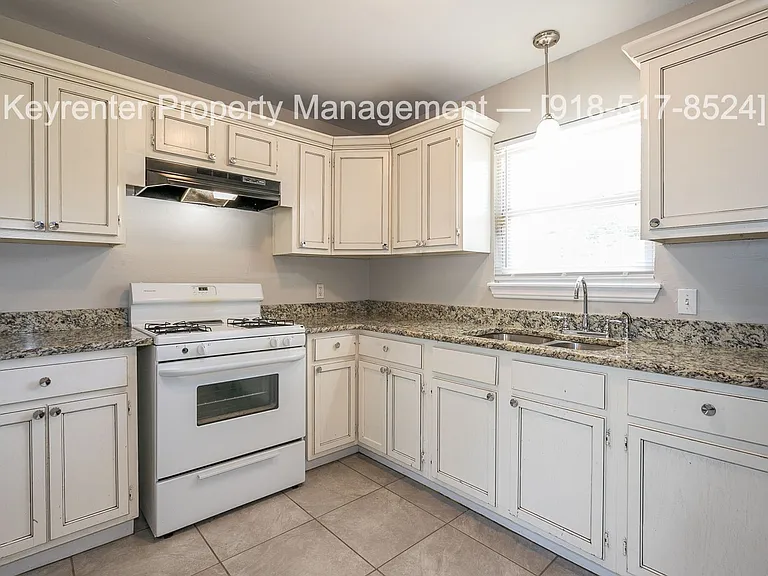 130 S 167th East Ave — Photo 14