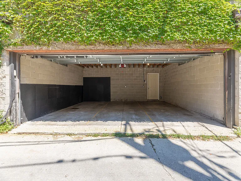 919 W Altgeld St #2 — Photo 23