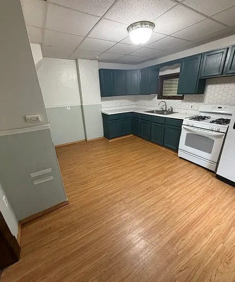 191 Vandervoort St #1/2 — Photo 1