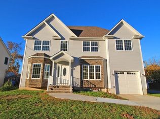 81 W Warren St, Iselin, NJ