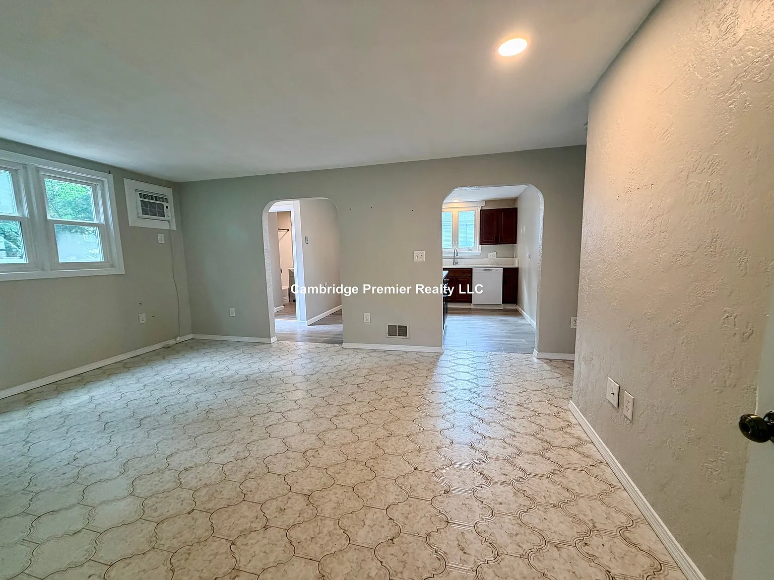 2 bed, 750 sqft, $2,450 — Photo 4