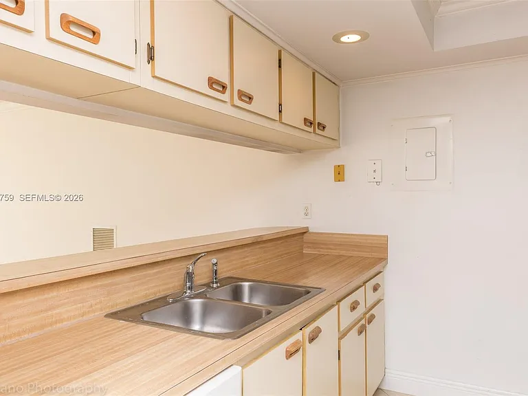 7601 E Treasure Dr #2406 — Photo 13