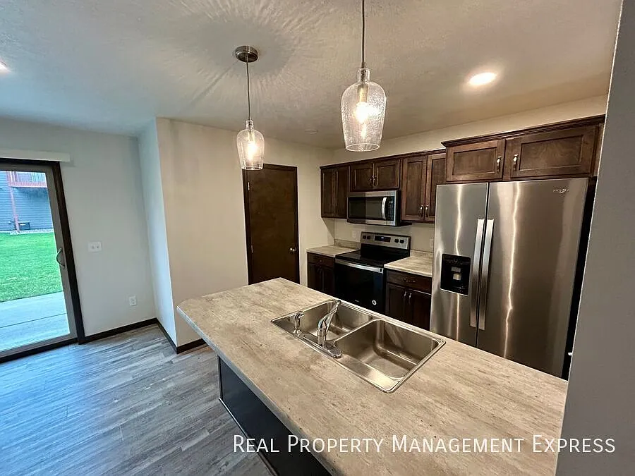 3 Bed 1.5 Bath in West Sioux Falls — Photo 3