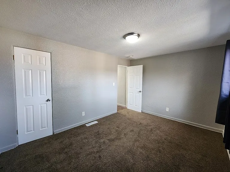 1308 N Moline St — Photo 9