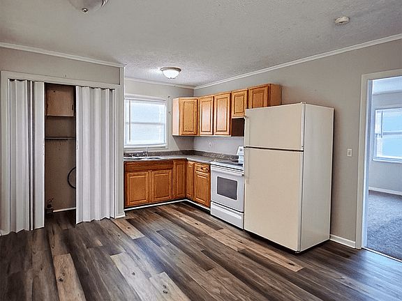 2nd image of 4415 Thompson Dr