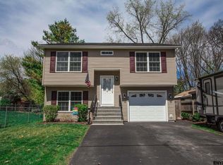 465 Manchester Rd, Schenectady, NY 12304