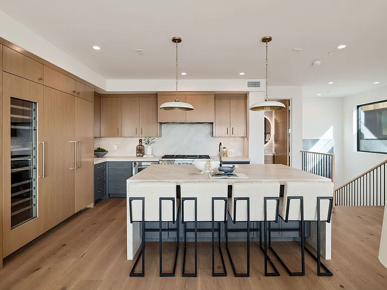 212 Manhattan Ave — Photo 13
