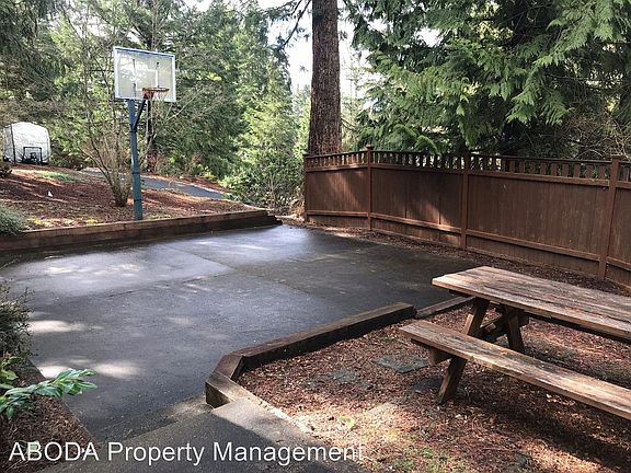 3rd image of 21815 NE 18th Way