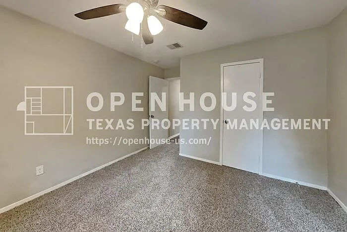 3419 Shadowcrest Ln — Photo 16