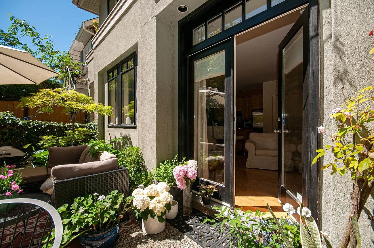 2 bed, 1000 sqft, $5,980 — Photo 3
