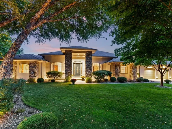 19 Western View Rd, Holyoke, MA 01040