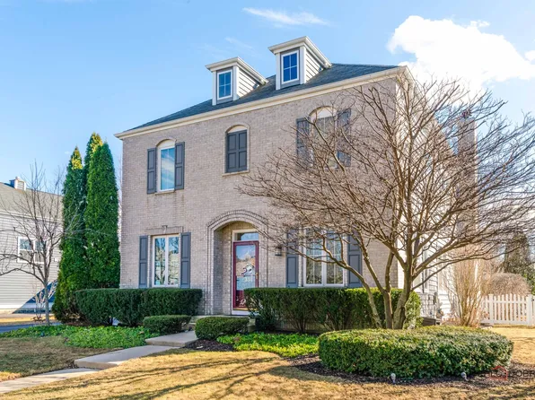331 Huron St, Vernon Hills, IL 60061