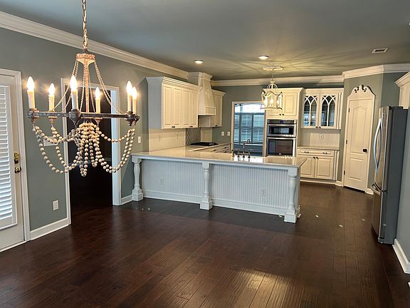 Breakfast, Kitchen, Bar