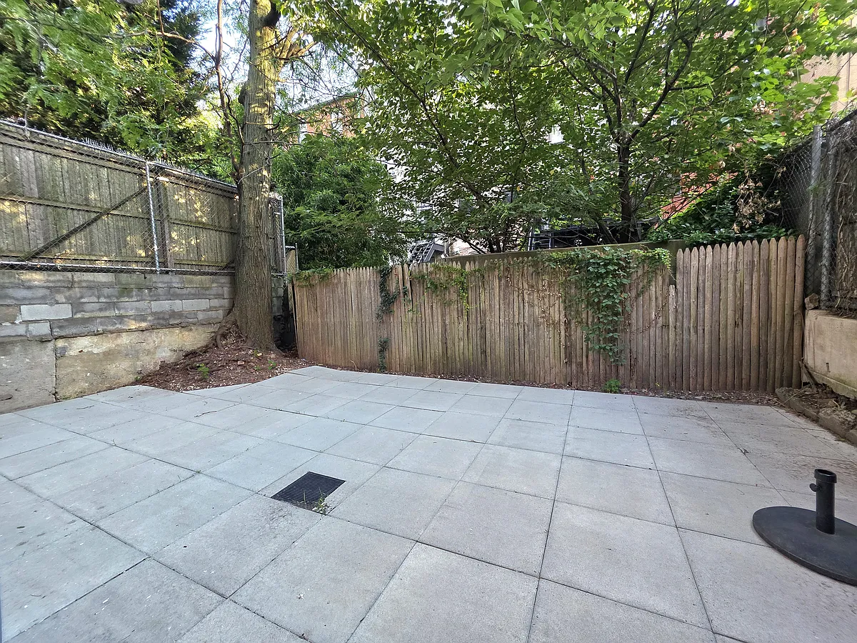 Building Photo - 230 W 123rd St #1D