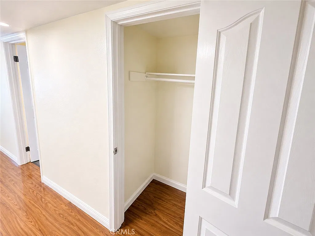 3 bed, 1190 sqft, $3,350 — Photo 2