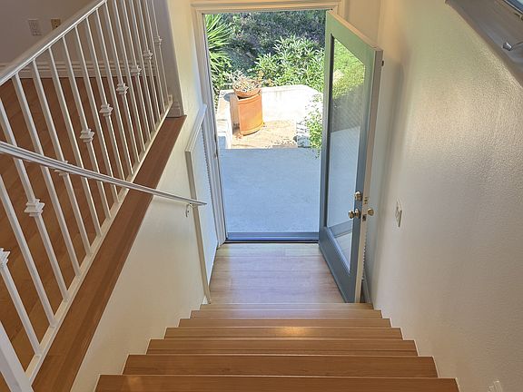 5th image of 546 Mint Ln #B