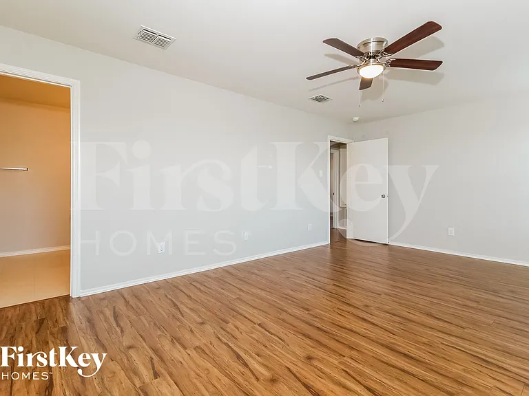 2809 Spencer Cir — Photo 9